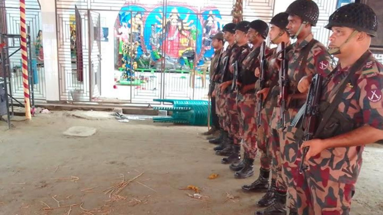 দুর্গাপূজা উপলক্ষে চাঁপাইনবাবগঞ্জ সীমান্তে বিজিবির সতর্কতা জোরদার
