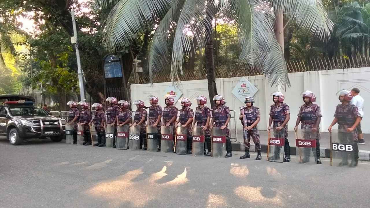 ঢাকা ও আশপাশে আইনশৃঙ্খলা রক্ষায় বিজিবি মোতায়েন
