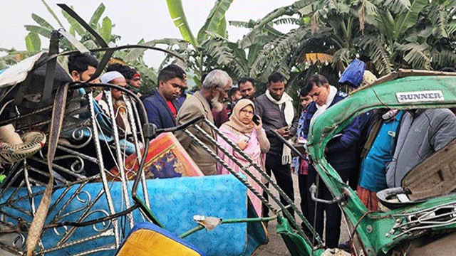 ভৈরবে অটোরিকশা ও কাভার্ডভ্যান সংঘর্ষে নারীসহ নিহত ৫