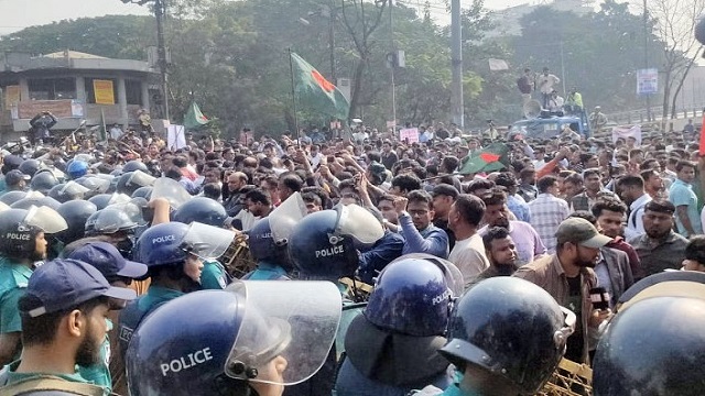 ভারতীয় হাইকমিশনের দিকে বিএনপির তিন সংগঠনের পদযাত্রা শুরু