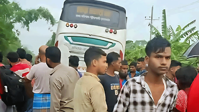 বরগুনায় বাস-অটোরিকশা সংঘর্ষ, নিহত ৩