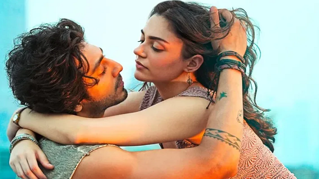 সাইয়ারা’র প্রেম কি বাস্তব হচ্ছে?