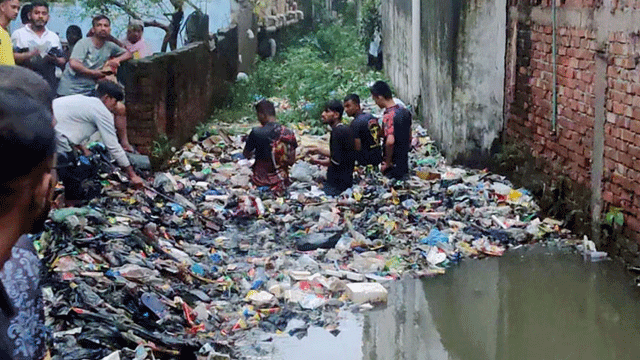 নালায় নিখোঁজ সেই শিশুর মরদেহ উদ্ধার