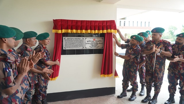 সাতক্ষীরার দেবহাটা সীমান্তে 'ছুটিপুর বিওপি' উদ্বোধন করলো বিজিবি