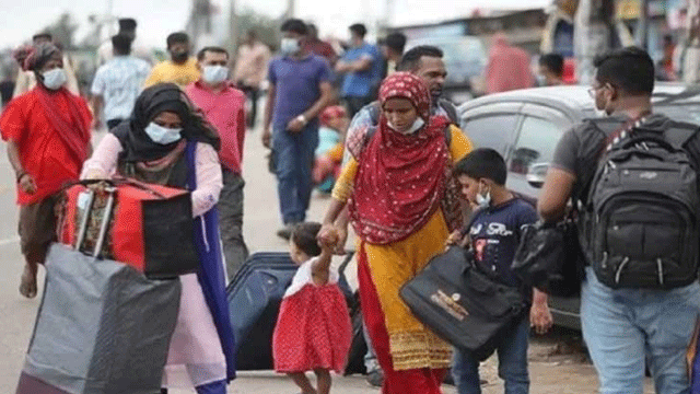ঈদের ছুটি শেষে রাজধানীতে ফিরছে মানুষ