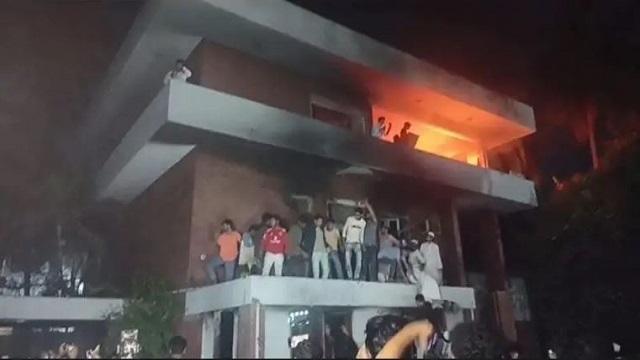 চাচা বাড়িঘর ভাঙ্গা কেন, আপা কোথায়? কী বুঝাতে চাইলেন ইলিয়াস