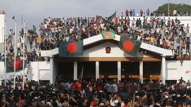 দিল্লি নির্ভরতা কমেছে বেড়েছে ওয়াশিংটনে
