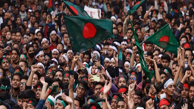 ‘নতুন ইতিহাস' ও ‘ভুল' শহিদ, লেখকের পাঠ্যবই