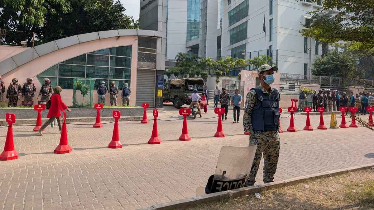 এভারকেয়ার হাসপাতালের কাছে হেলিকপ্টারের পরীক্ষামূলক উড্ডয়ন বৃহস্পতিবার