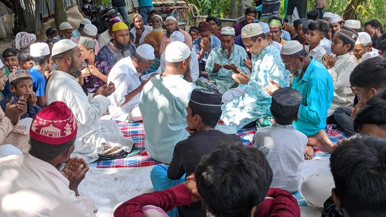 ছাগল চোরের হেদায়েতের জন্য মিলাদ ও দোয়া মাহফিল