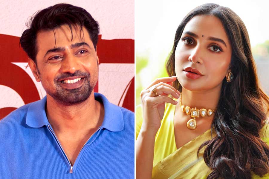 দেবের মন্তব্যে, শুভশ্রী বললেন ‘সে ভুল বলেছে’