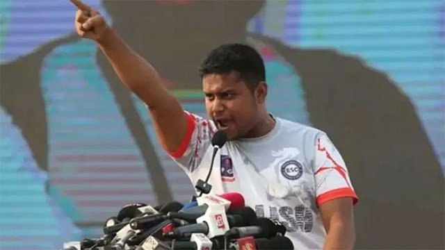 সেনাবাহিনীর প্রতি আস্থা জানিয়ে হাসনাত বললেন, আপনাদের কাজ ক্যান্টনমেন্টে, সেখানেই থাকুন