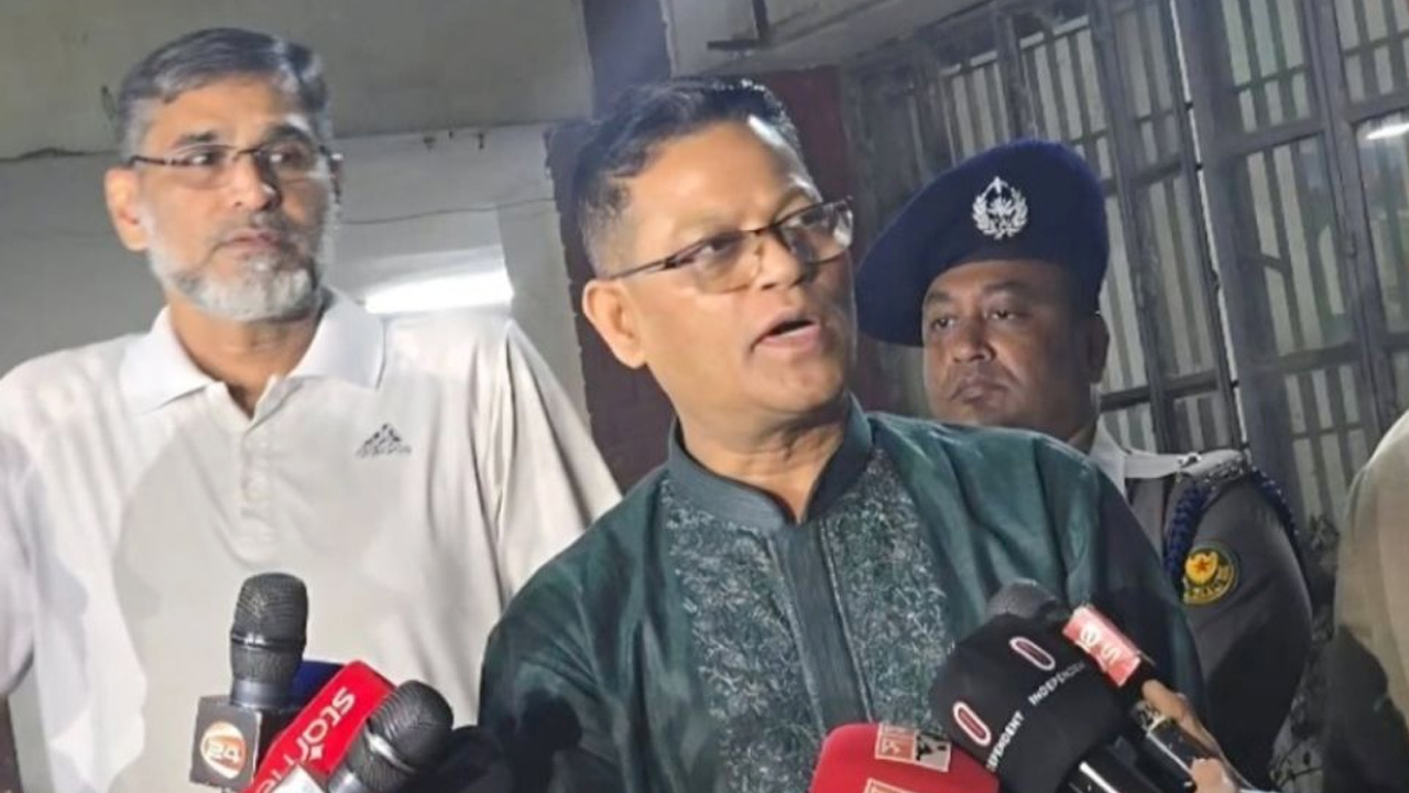 নিজেই মধ্যরাতে রাস্তায় নেমেছি, অপরাধীদের ছাড় নেই: আইজিপি