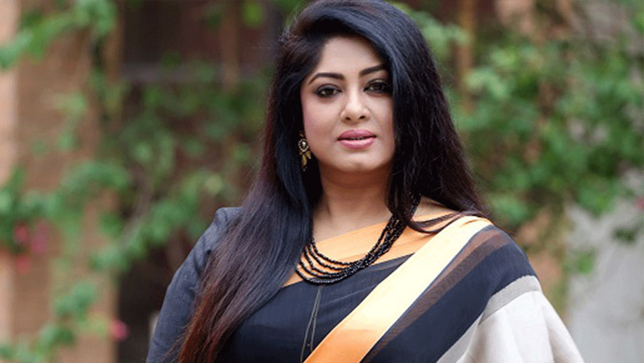 মার্কিন মুলুকে ৫২-তে পা, পরিবারসহ জন্মদিন কাটাচ্ছেন মৌসুমী