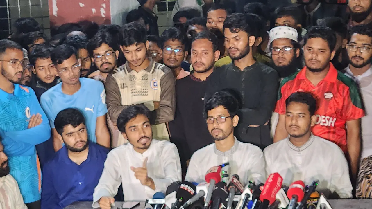 একটি নির্দিষ্ট দলকে সুবিধা দিতেই রাকসু নির্বাচন পিছানো হচ্ছে