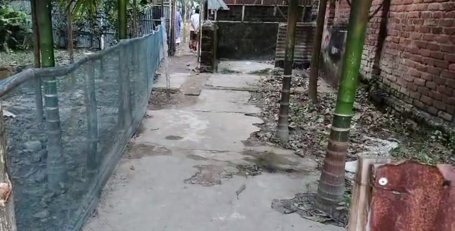 পাটগ্রামে সরকারি সড়ক উদ্ধারে সাক্ষী দেওয়ায় হামলা, মারপিট, থানায় পাল্টাপাল্টি অভিযোগ
