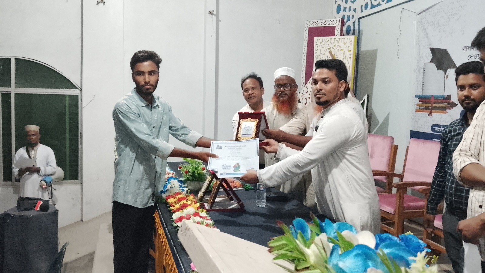 পাটগ্রামে ‘শিহাব আহমেদ শিক্ষাবৃত্তি’ পেল ১৮ শিক্ষার্থী
