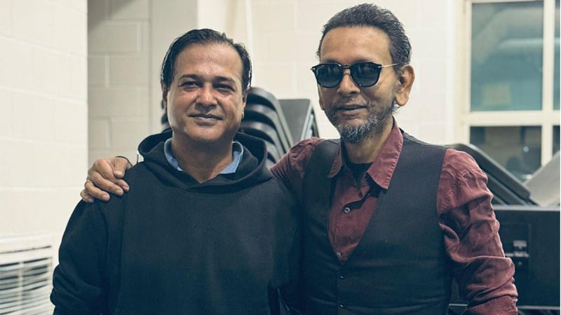 বোস্টনে আসিফ আকবর ও সুমন এক মঞ্চে, মাতাল প্রবাসী দর্শকরা
