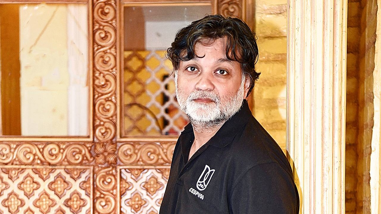 আন্তর্জাতিক পরিসরে সৃজিত মুখার্জি, নির্মাণ করছেন ইংরেজি ছবি