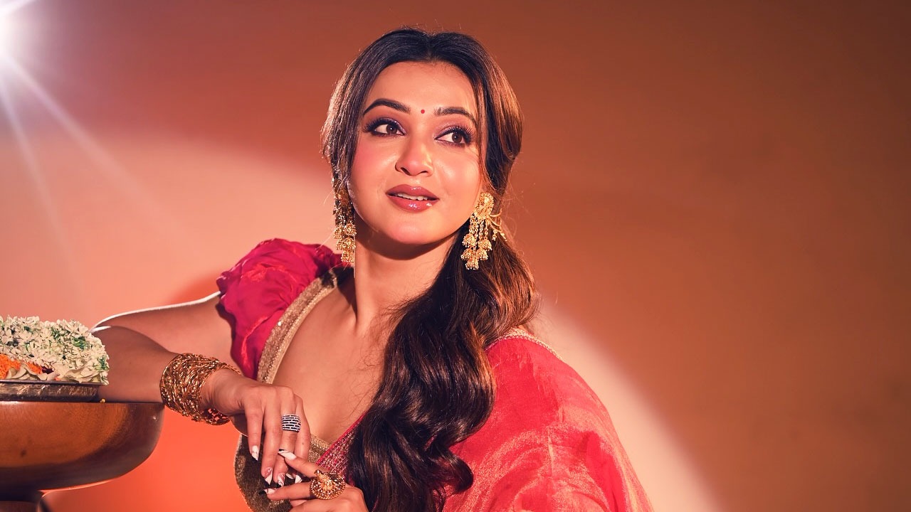 পরিচালক কেনো কৌশানিকে মেকাপ ছাড়া দেখতে চাইলেন?