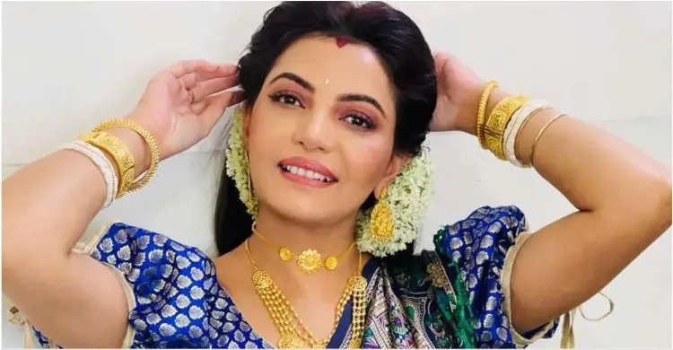ব্রেন স্ট্রোকের পর কাজে ফিরলেন অভিনেত্রী সায়ন্তনী মল্লিক