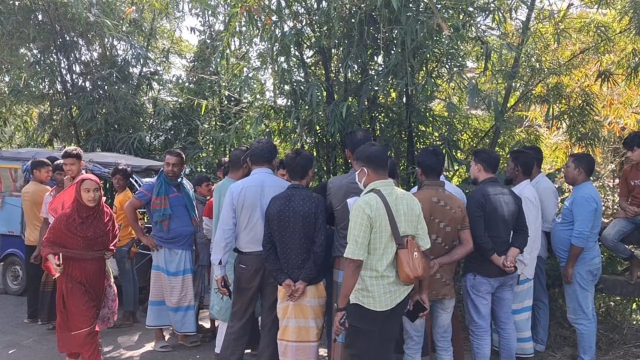 শরীর থেকে মাথাটাই বিচ্ছিন্ন হয়ে গেল নাসিমার