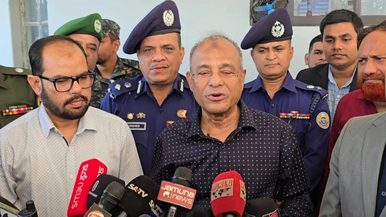 পাশের দেশ অশান্তির উসকানি দিচ্ছে : স্বরাষ্ট্র উপদেষ্টা