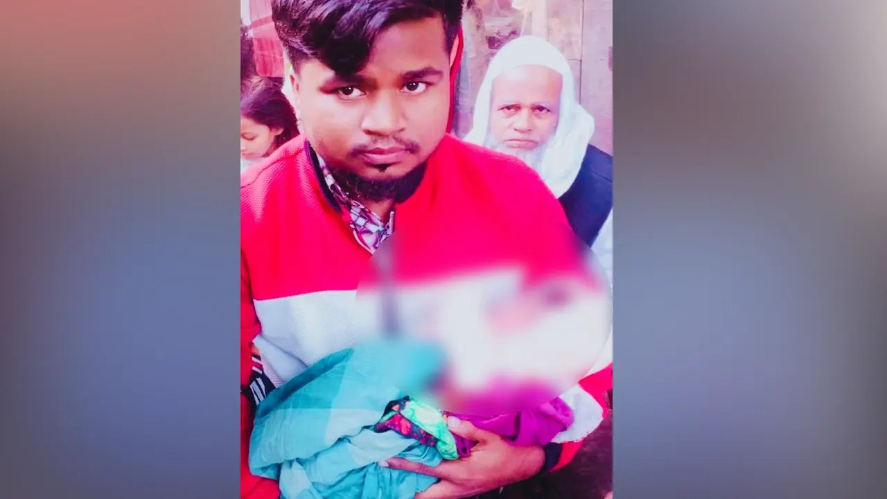বরিশালের মেহেন্দিগঞ্জে পরিত্যক্ত শৌচাগার থেকে নবজাতক উদ্ধার