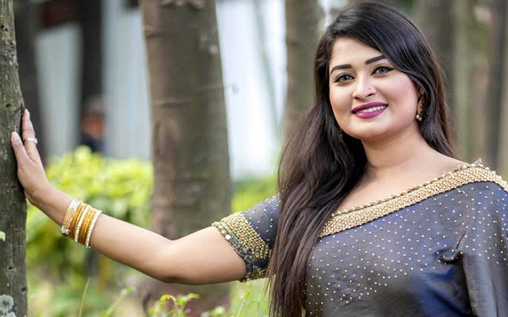 দীর্ঘ বিরতি শেষে শেষ হলো শিরীন শিলা অভিনীত ‘নীল আকাশে পাখি উড়ে’