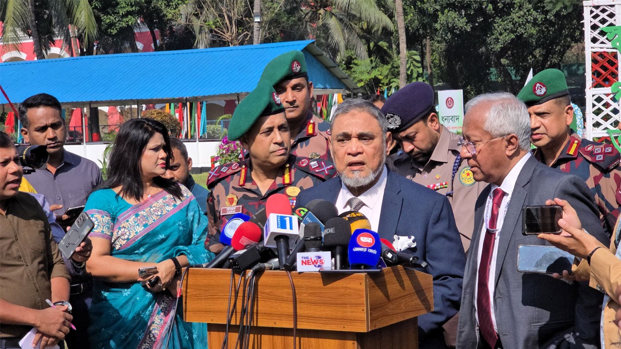 সুষ্ঠু, শান্তিপূর্ণ ও নিরপেক্ষ নির্বাচনের জন্য আইনশৃঙ্খলা বাহিনী সর্বোচ্চ প্রস্তুত:সিইসি