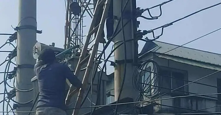 নারায়ণগঞ্জে ট্রান্সফর্মার পরিবর্তনের সময় বিদ্যুৎস্পৃষ্টে শ্রমিকের মৃত্যু, দুজন আহত