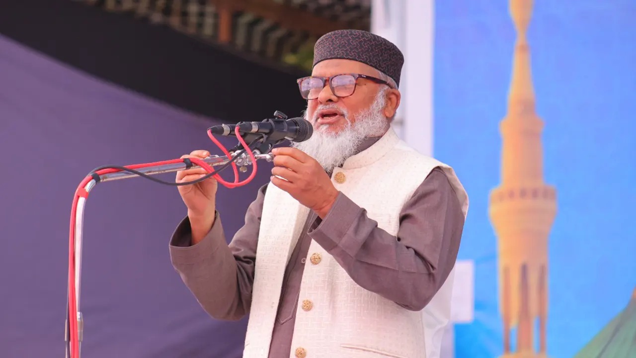 চরমোনাই মাহফিলে ড. আ ফ ম খালেদ হোসাইন: ‘৫৪ বছর পর ঐক্যের সুযোগ এসেছে’