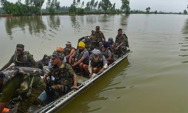 এশিয়ায় ভয়াবহ বন্যা ও ভূমিধস: শ্রীলঙ্কা ও ইন্দোনেশিয়ায় সেনাবাহিনী মোতায়েন