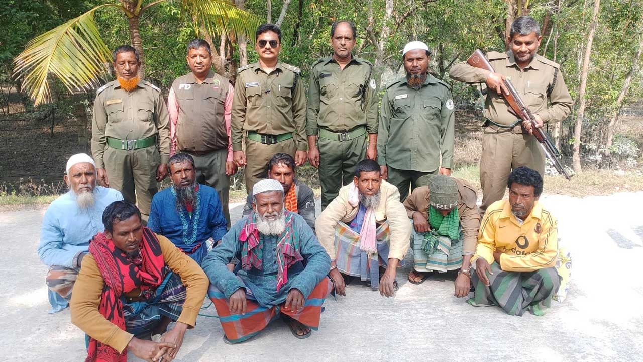 পশ্চিম সুন্দরবনে অবৈধ মাছ ধরা: ৮ জেলে আটক