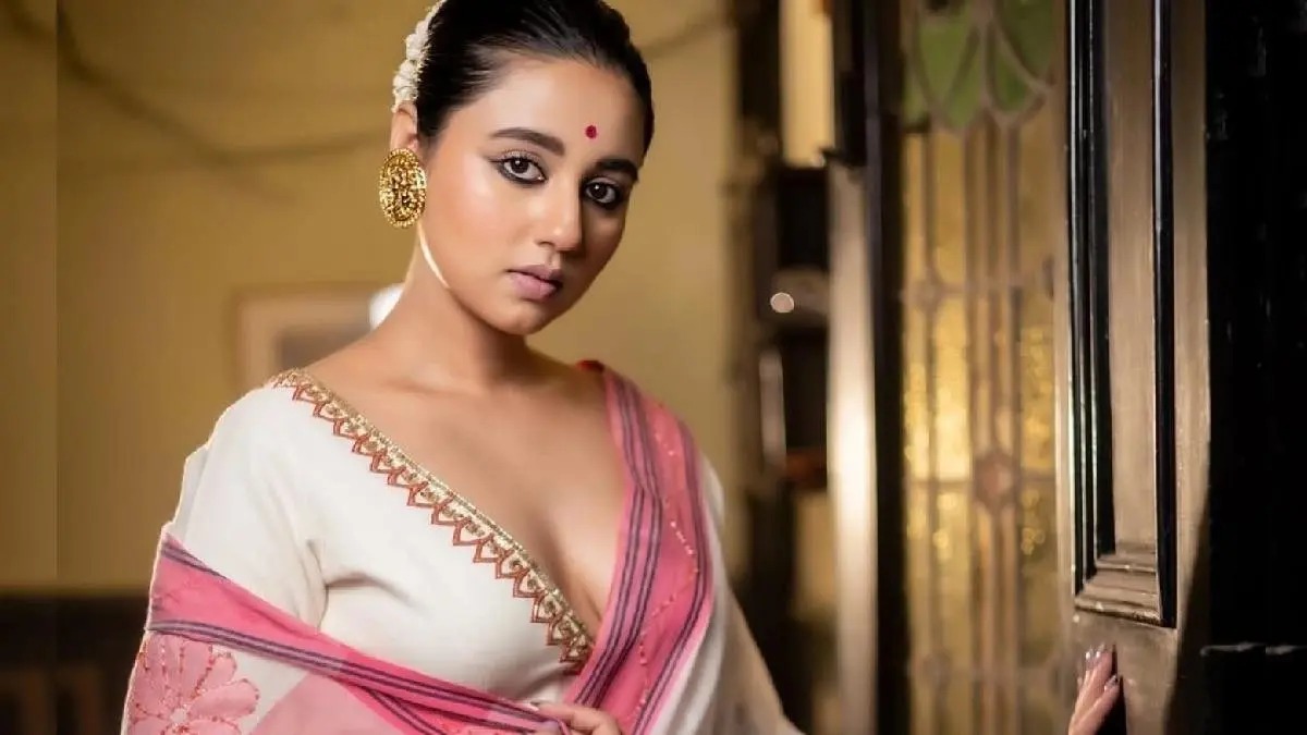 স্বস্তিকা দত্তের নতুন চমক ‘খুঁজেছি তোকে রাত বিরেতে’
