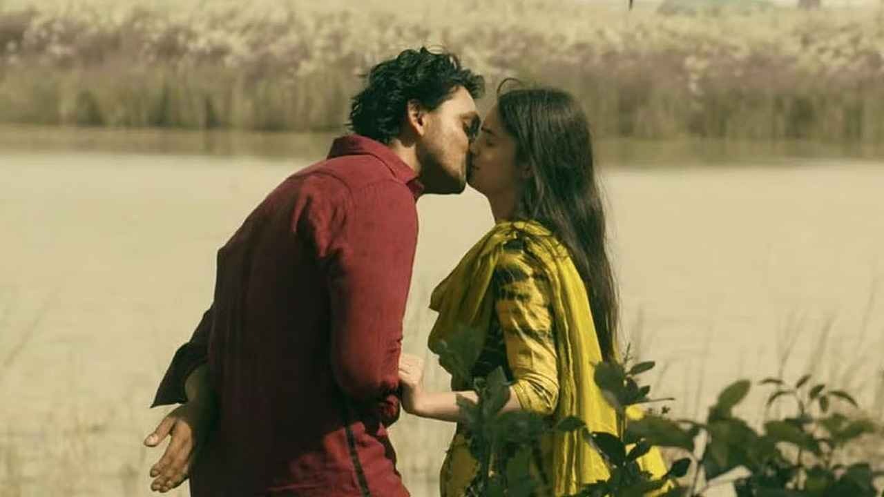 শুভ–ঐশী অন্তরঙ্গ দৃশ্যে শুটিং করতে গিয়ে অস্বস্তিতে পরেন!