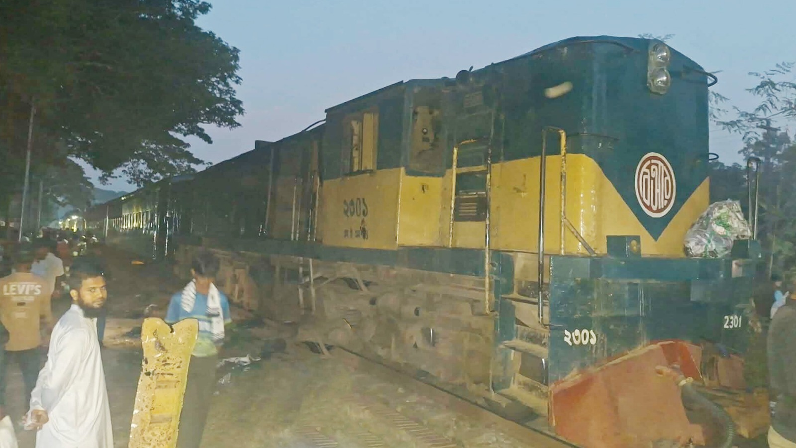 শ্রীপুরে বলাকা কমিউটার ট্রেনের ইঞ্জিন বিকল, ঢাকা-ময়মনসিংহ রেল যোগাযোগ বন্ধ