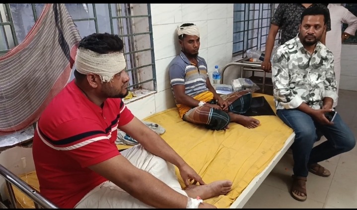 চরফ্যাশনে বিএনপি-জামায়াত সংঘর্ষে আহত ৪০, পরিস্থিতি নিয়ন্ত্রণে প্রশাসন