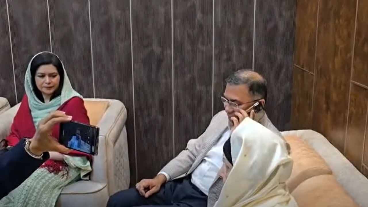 বিমানবন্দরে তারেক রহমানের কৃতজ্ঞতা, প্রধান উপদেষ্টাকে ধন্যবাদ