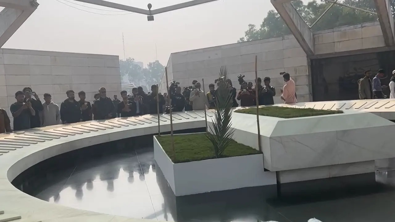 শহীদ  জিয়াউর রহমান ও  বেগম খালেদা জিয়ার সমাধিস্থল সবার জন্য উন্মুক্ত