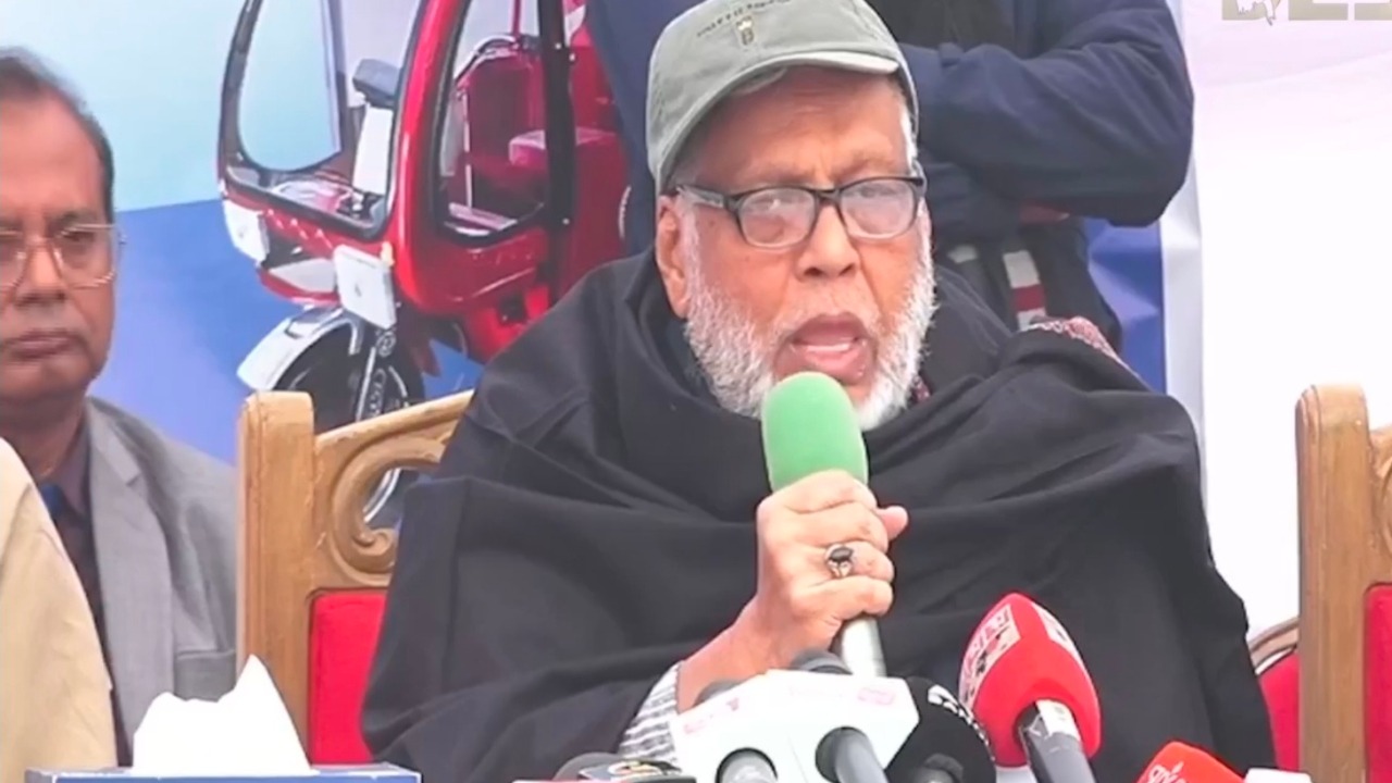 ঢাকাকে আবার বাসযোগ্য নগরীতে রূপান্তর করতে কাজ করছে সরকার: ফাওজুল কবির খান