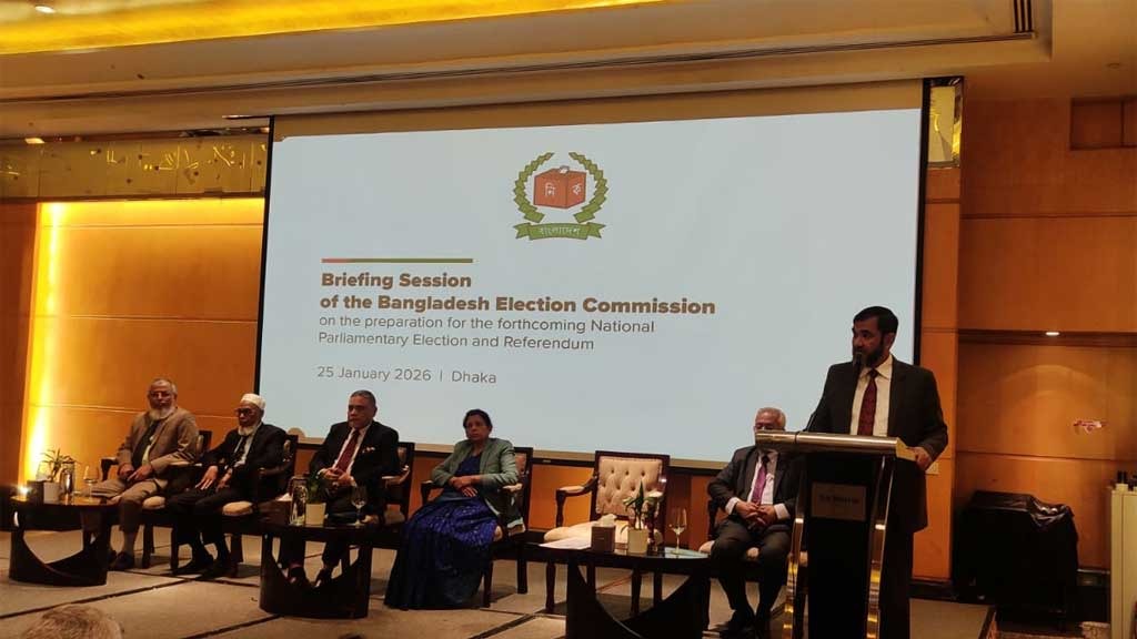 বিদেশি কূটনীতিকদের ব্রিফিং করছে ইসি