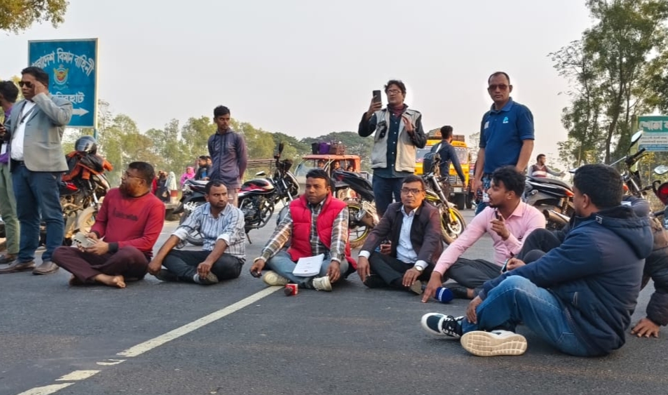 নানা দুর্নীতি অনিয়মে জর্জরিত টিটিসি অধ্যক্ষ আইনুল হক- লাঞ্ছিত সাংবাদিক