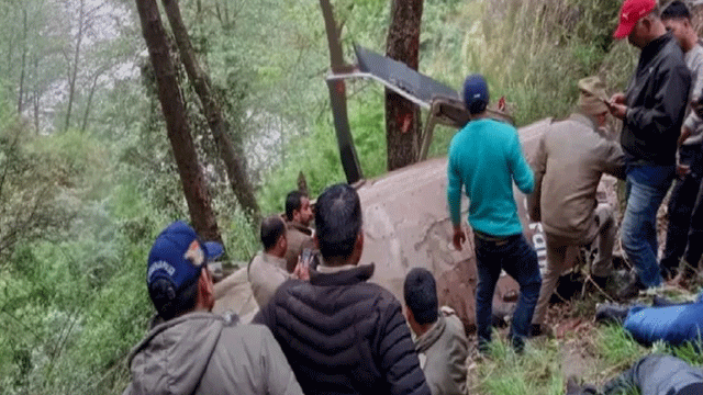 ভারতে হেলিকপ্টার বিধ্বস্ত হয়ে ৬ যাত্রী নিহত