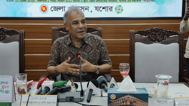 জামিনে মুক্ত শীর্ষ সন্ত্রাসীদের নজরে রাখতে হবে: স্বরাষ্ট্র উপদেষ্টা