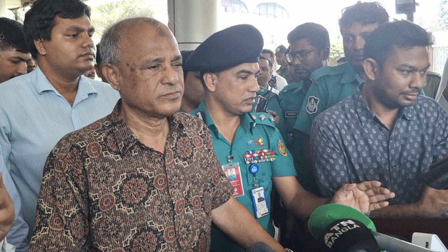 ইন্টারপোলের মাধ্যমে শেখ হাসিনাকে ফিরিয়ে আনার চেষ্টা চলছে: স্বরাষ্ট্র উপদেষ্টা