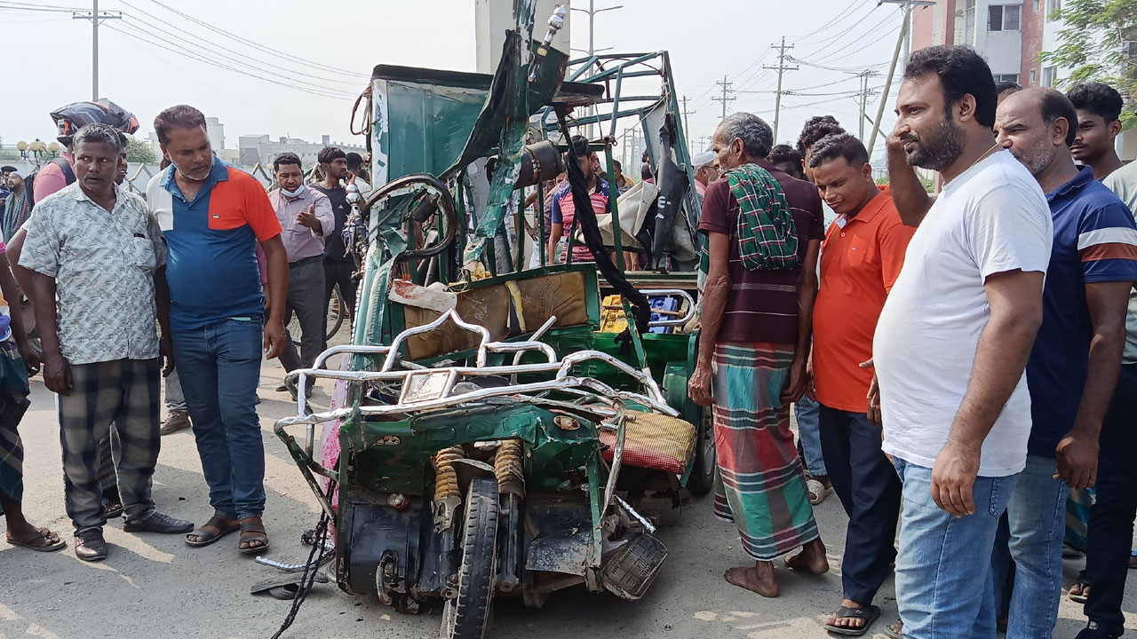 জামালপুরে কাভার্ডভ্যান-ইজিবাইক সংঘর্ষে ৩ জন নিহত