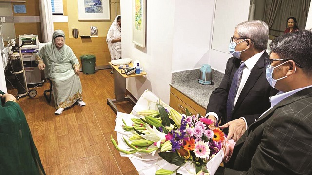 গুরুতর অবস্থায় হাসপাতালে খালেদা জিয়া: হার্ট ও ফুসফুসে সংক্রমণ!