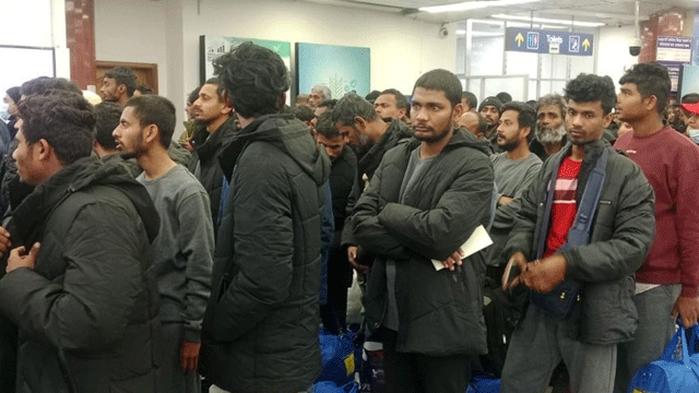 লিবিয়া থেকে ফিরলেন আরও ১৬৭ বাংলাদেশি