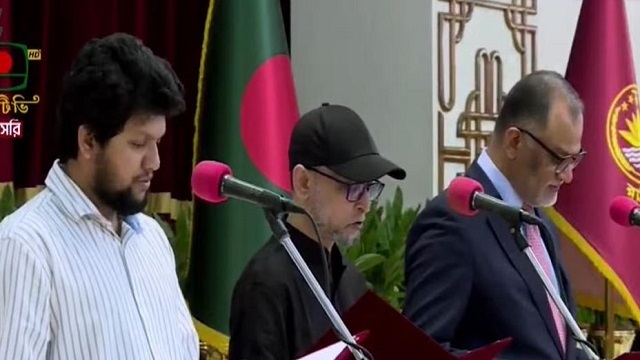 শপথ নিলেন নতুন ৩ উপদেষ্টা